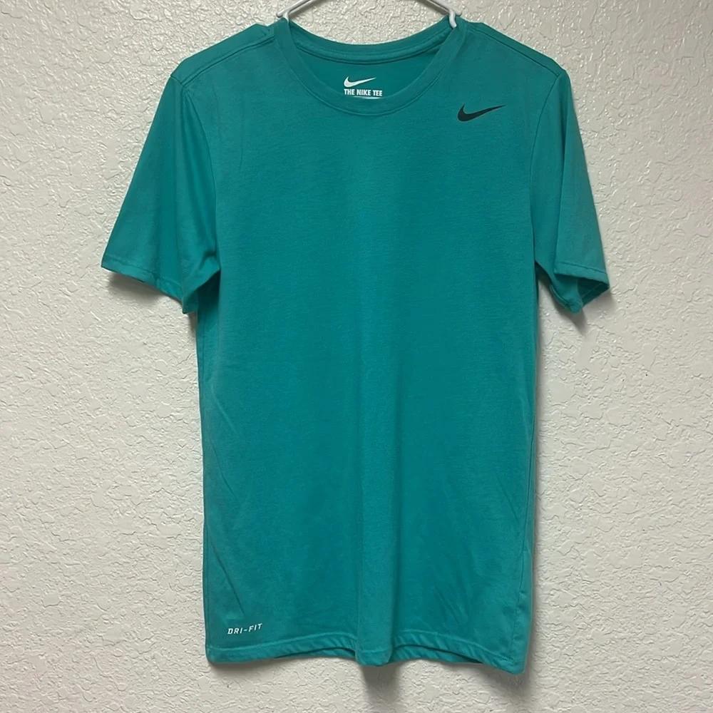 Men’s NIKE DriFit Short Sleeve Shirt - Picture 6 of 9